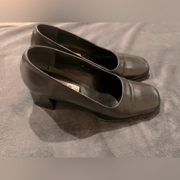 Jazz chunky Black Heels - Picture 3 of 4